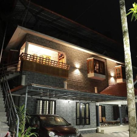 Anandam Stays - Premium 3Bhk Plush Homestay, Vaikom Near Kumarakom Kültér fotó