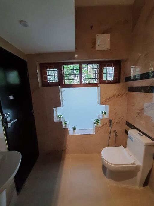 Anandam Stays - Premium 3Bhk Plush Homestay, Vaikom Near Kumarakom Kültér fotó