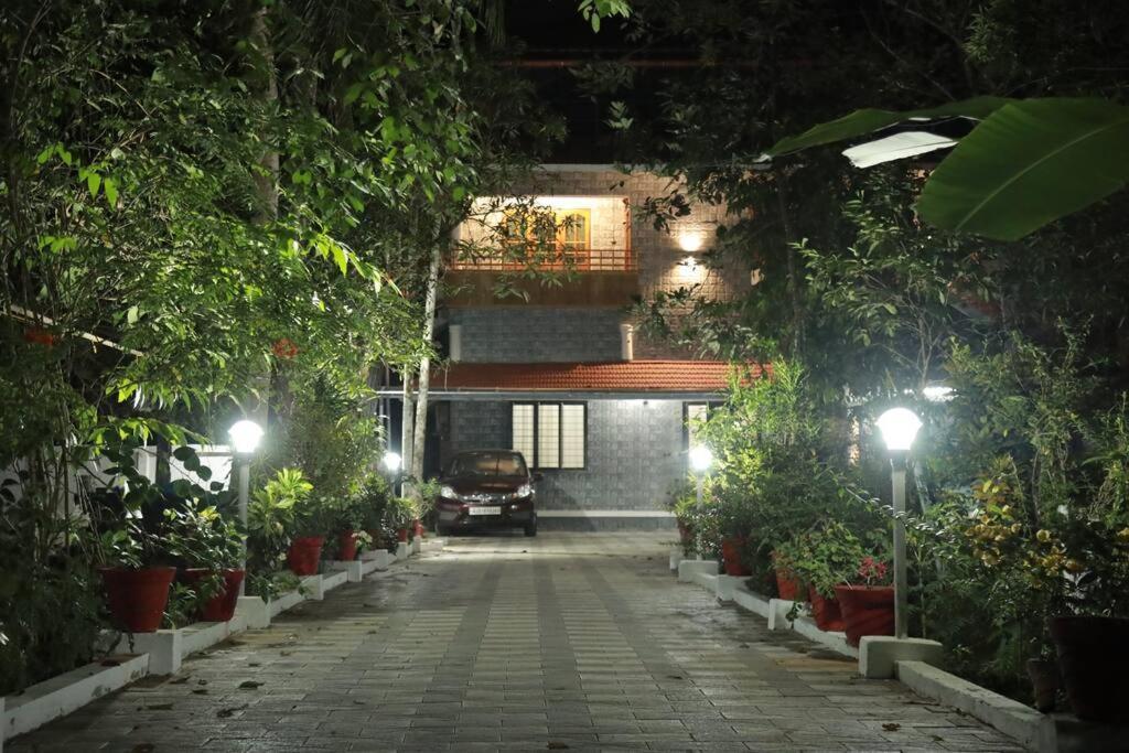 Anandam Stays - Premium 3Bhk Plush Homestay, Vaikom Near Kumarakom Kültér fotó