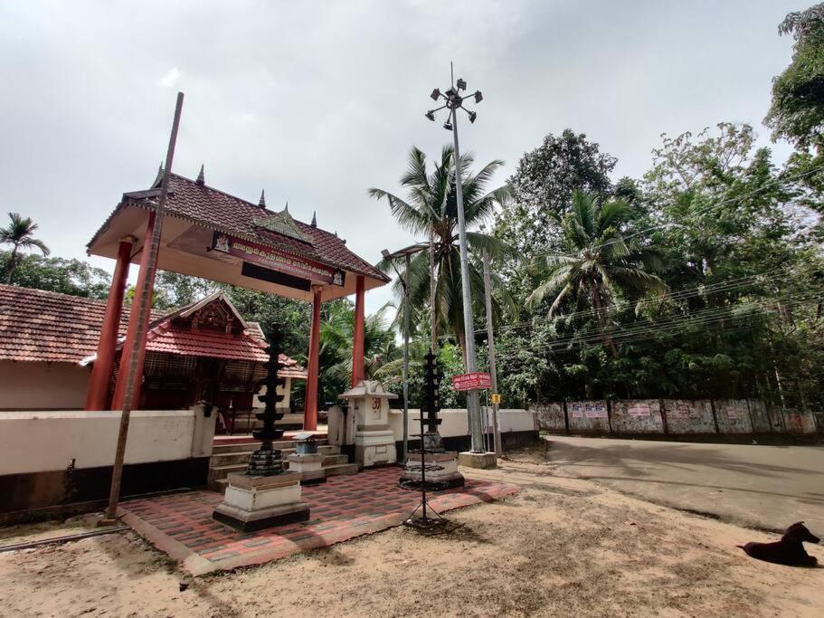Anandam Stays - Premium 3Bhk Plush Homestay, Vaikom Near Kumarakom Kültér fotó