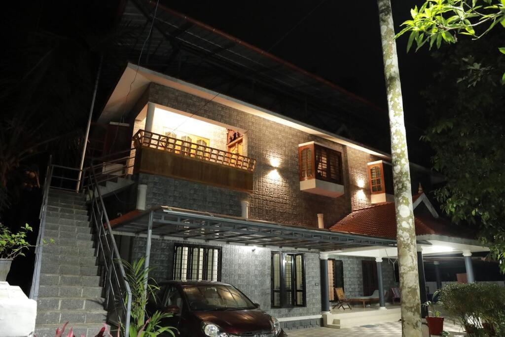 Anandam Stays - Premium 3Bhk Plush Homestay, Vaikom Near Kumarakom Kültér fotó