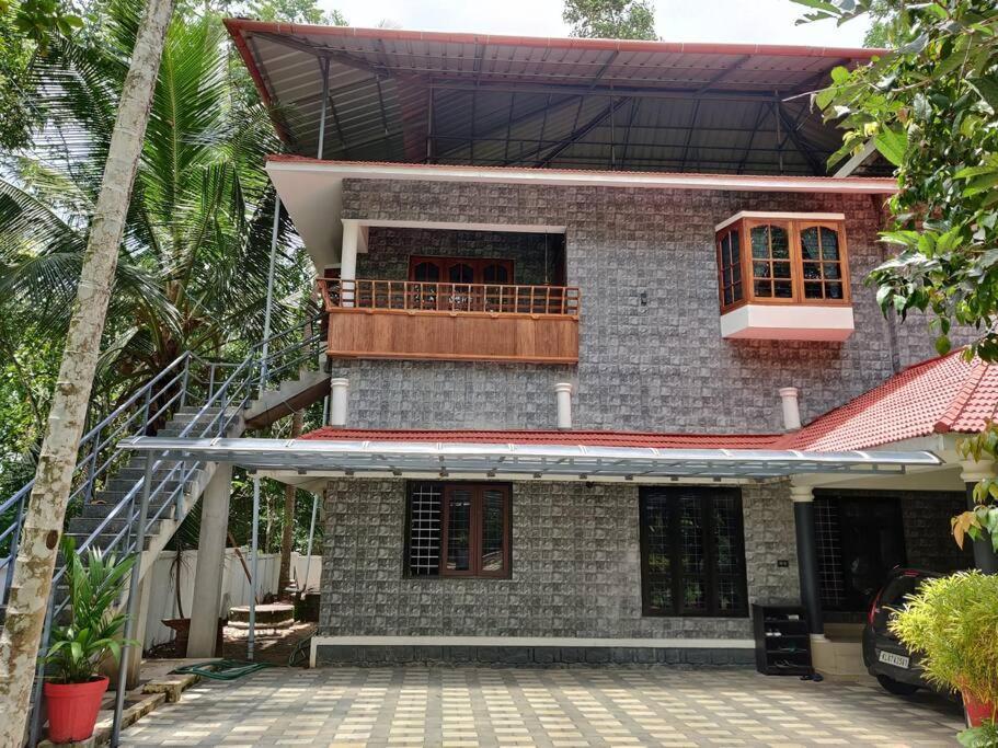 Anandam Stays - Premium 3Bhk Plush Homestay, Vaikom Near Kumarakom Kültér fotó