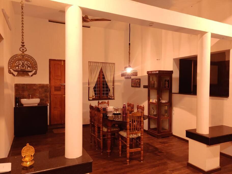 Anandam Stays - Premium 3Bhk Plush Homestay, Vaikom Near Kumarakom Kültér fotó