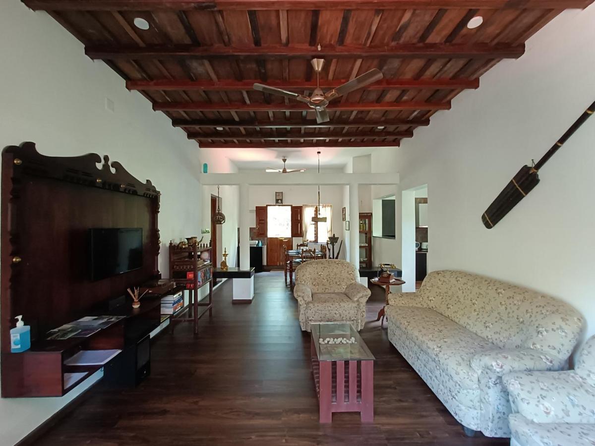 Anandam Stays - Premium 3Bhk Plush Homestay, Vaikom Near Kumarakom Kültér fotó